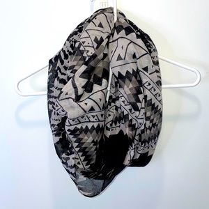 🔴4/$16: Black Infinity Scarf